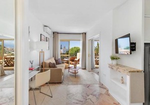 SEA VIEW STUDIO I penthouse, beach front urbanization Romana Playa Elviria