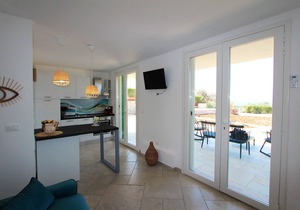 Sea view villa with garden and private hot tub 244