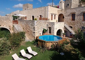 Sea view villa with swimming pool, jacuzzi and steam bath