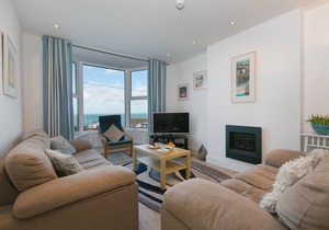 SeaCrest 1 - Contemporary Split Level Apartment With Views over Porthmeor Beach – Sleeps 6 – Parking