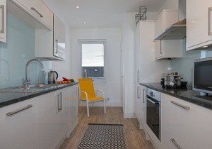 SeaCrest 2 - Contemporary Apartment With Views over Porthmeor Beach – Sleeps 4 – Parking for One Car