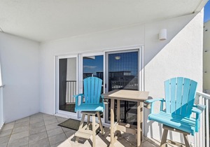 SeaCrest 501A - Beachfront Studio Free Seasonal Beach Service