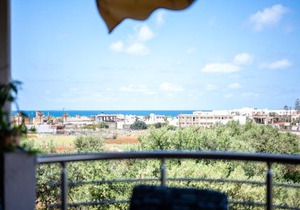 Seaside Apartment in Anissaras