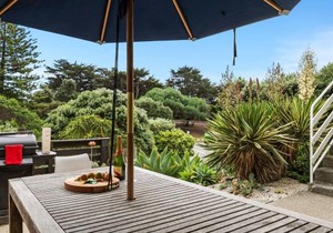 Seaside House - Waikanae Beach Bach