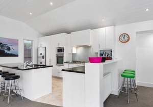 Seaside Splendour - House with Pool, Spa and a walking distance to Sorrento