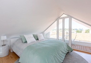 Seaside With a View - 200m away from the beach!