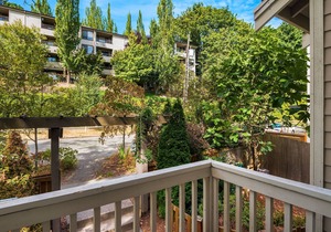 Seattle Vacation Home: Life's A Mountain - 3 bedrooms each w/ ensuite bath