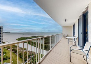 Seaview Court