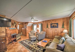 Sebago Lake Cottage with Patio and Beach Access!