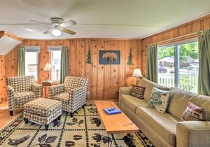 Sebago Lake Cottage with Patio and Beach Access!