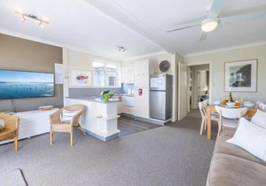 Sebastapol, 4,66 Thurlow Avenue - Unit with wonderful views across the bay