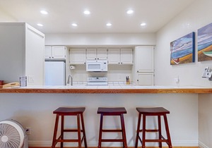 Secluded & Breezy Condo near the Ocean w/Free WiFi, Shared Outdoor Pool & Grills