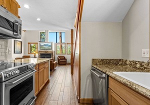 Secluded Cabin on 132 Acres, 2 Miles to Purgatory Ski Area, Dogs Welcome