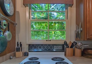 Secluded Corner Condo w/Nature Views, Wrap-Around Lanai, Free WiFi, Shared Pool