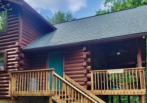 Secluded Hideaway Cabin boasting Wrap-Around Deck and Jacuzzi for two! Trail & Cave on property!