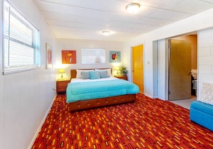 Secluded home near the beach with fast WiFi and central AC - snowbirds welcome