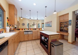 Secluded Mountain Home on Columbine Lake - Decks/Views - 1 mile to Purgatory
