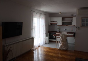 Second Floor apartment with approx. 40m ² air conditioning, balcony, panoramic sea view