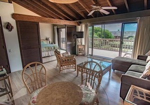 Second-Floor Condo near the Beach w/ Garden View, Lanai & Shared Pool/Hot Tub!