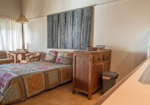 Second-Floor Condo w/ Ocean View, Lanai, WiFi, Shared Pool/Grills/Beach Access!
