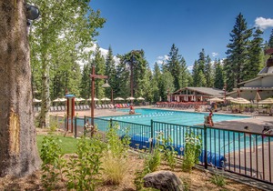 Second Floor Ski-in/Ski-Out Studio with Shared Hot Tub & Pool, WiFi, & Mtn. View