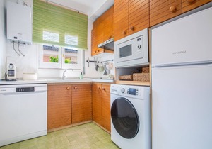 See front apartment for 6