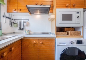 See front apartment for 6