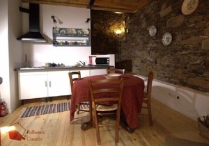 Self catering Palheiros do Castelo for 4 people
