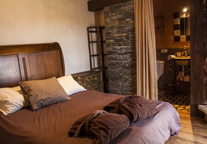 Self catering rural Pride for 14 people
