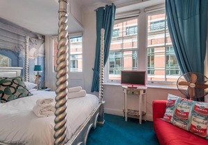Sensational St Paul's Home by the Cathedral
