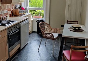 Serene 2 Bedroom Apartment in Clifton