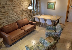 Serene Holiday Home in Cussac with Private Terrace, Barbeque
