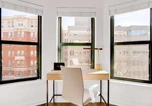 Serene Logan Circle 1BR w/Gym, W/D & Pool, walk to bars, by Blueground