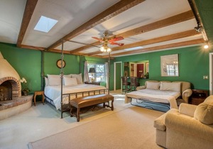 Serene, private getaway in the heart of old town Scottsdale estate