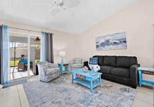 Serene Seaside Retreat - Dog friendly - 2BR Townhouse with Shared Heated Pool Steps to Paradise Beach!