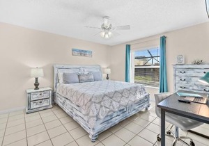 Serene Seaside Retreat - Dog friendly - 2BR Townhouse with Shared Heated Pool Steps to Paradise Beach!