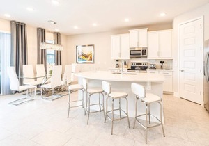 Serene Vibrant Villa with Games Room at Encore