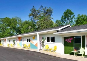Seriously 60s Room At The Groovy Nomad Motel Near