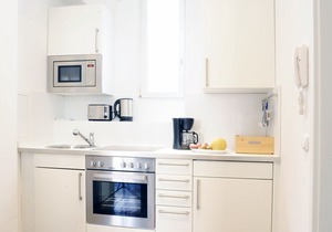 Serviced 2-room apartment m. Fully equipped with WiFi, cleaning, laundry service