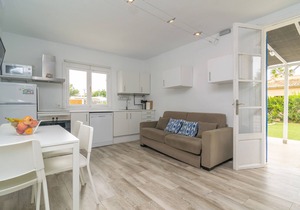 SESTANYOL - Beach house with jacuzzi and near the beach. Perfect for couples. Free WiFi