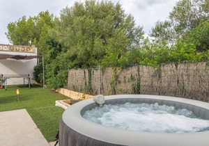 SESTANYOL - Beach house with jacuzzi and near the beach. Perfect for couples. Free WiFi