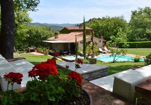 Sestuccia is a beautiful Tuscan villa just a short distance from Gaiole in Chianti