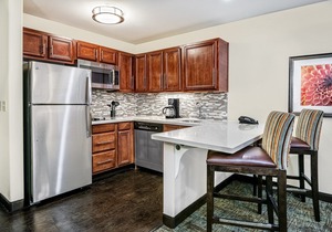Shared Pool & Hot Tub. Free Breakfast. Near Texas Tech University & University Medical Center.