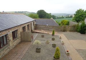 Shire Horse, 6 miles to Looe & dog friendly Seaton Beach, country retreat (1 BR)