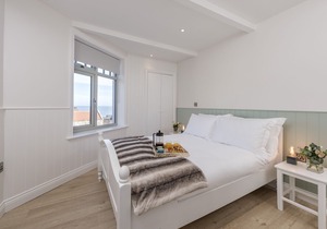 Shore View, SANDSEND