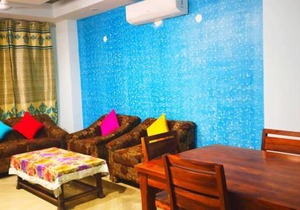 SHORT STAY 3BHK Serviced Apartment (LIFT+Kitchen+3 nights min stay) E Block Saket