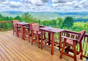 SI INCREDIBLE VIEWS from this log cabin with large deck huge yard fire pit hot tub