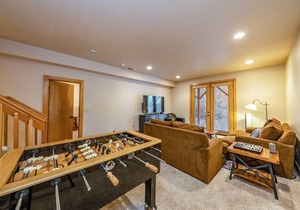 Sierra Pines Villa~5BR~Mins to Lake~Game Room