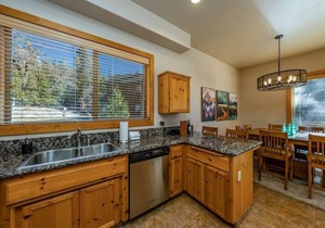 Sierra Pines Villa~5BR~Mins to Lake~Game Room