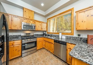 Sierra Pines Villa~5BR~Mins to Lake~Game Room